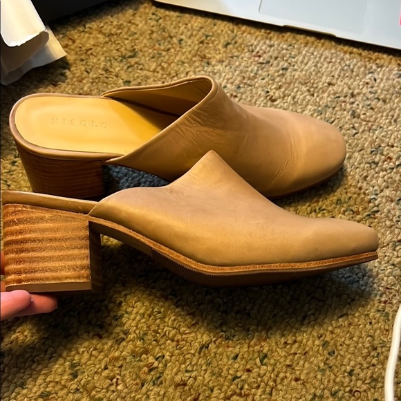 Nisolo Tan Leather Mules Comfortable Slip-On Design - Picture 4 of 5